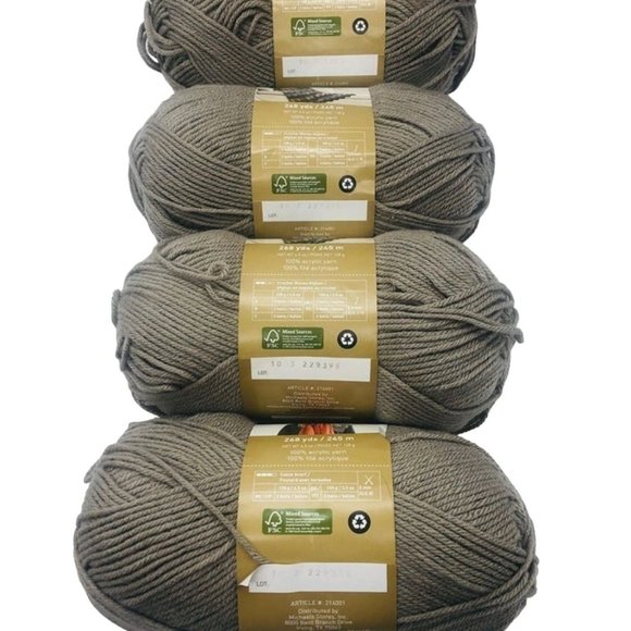 4 x Loops & Threads Impeccable Clay Acrylic Yarn Skeins Worsted 4.5 oz. 268 Yds - Picture 2 of 6